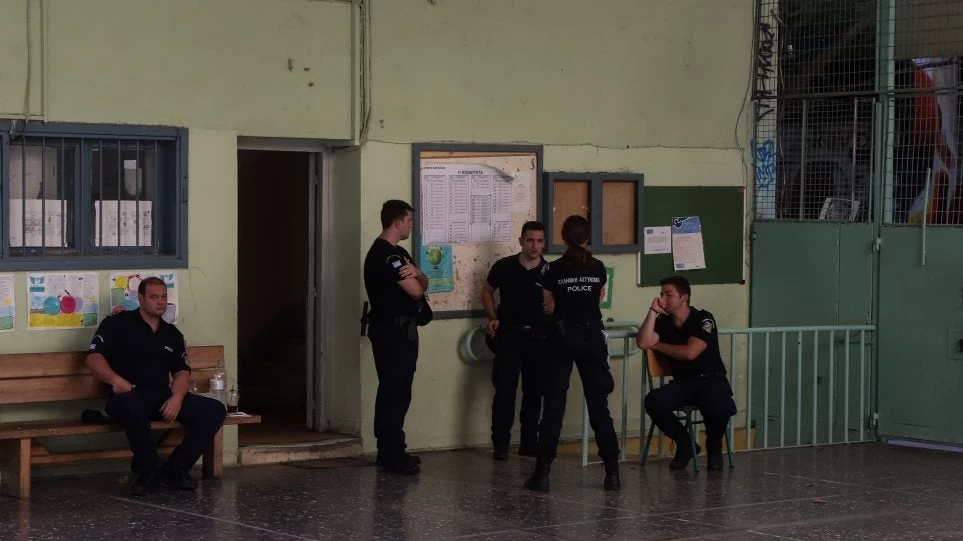 Αποχή ρεκόρ στις επαναληπτικές εκλογές στα Εξάρχεια: Οι αστυνομικοί ήταν περισσότεροι από τους ψηφοφόρους
